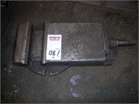 8 1/4" machine tool vice