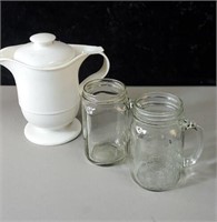 2 drinking jars and coffee butler