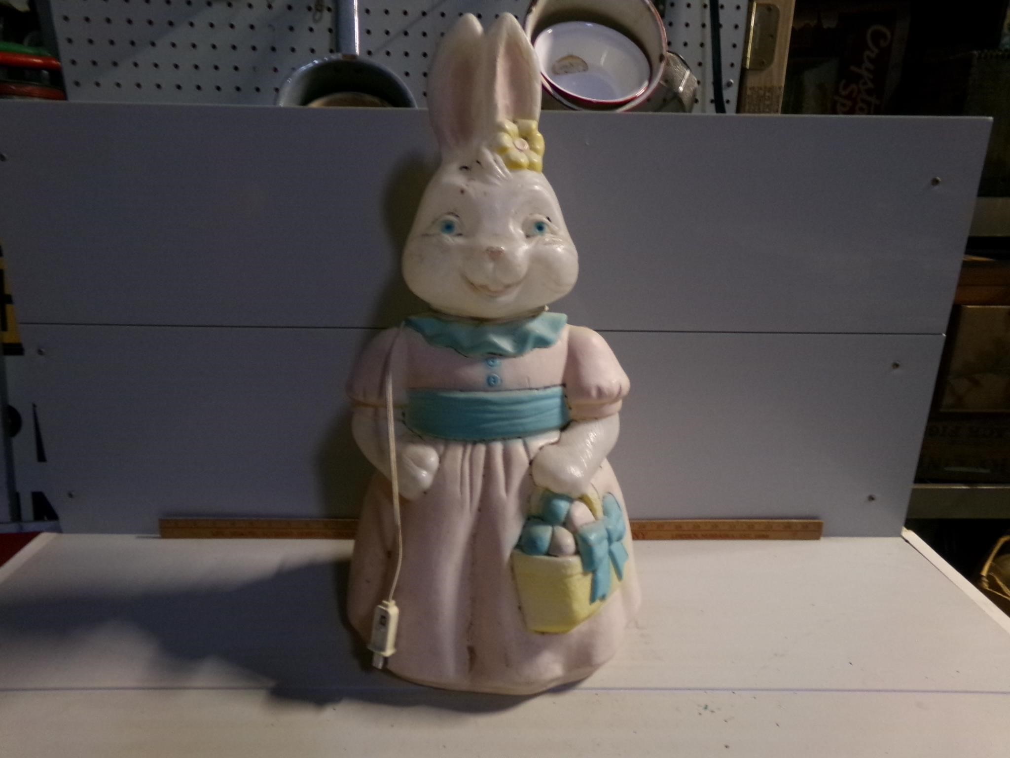 1994 Carolina Enterprises Bunny blow mold