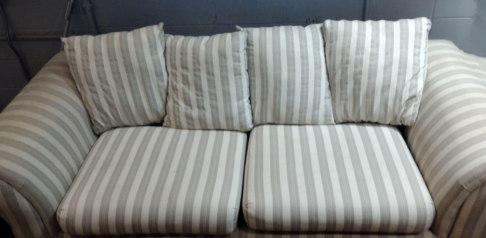 Loveseat Sofa Grey & White Striped Pattern COMFY!