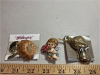 3 vintage broaches