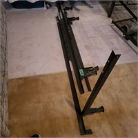 B213 Bed frame w solid legs
