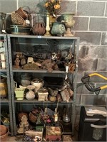 SHELF AND CONTENTS OF HOME DECOR ITEMS