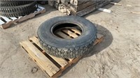 1- 9.00R20 Tire