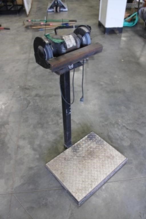 6" 1/2HP Grinder On Stand