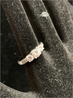STERLING RING W/ CLEAR STONES - SZ 6.5
