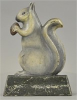 SQUIRREL WITH NUT ON BASE DOORSTOP