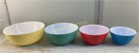 VNTG SET 4 PRIMARY COLORS PYREX MIXING BOWLS