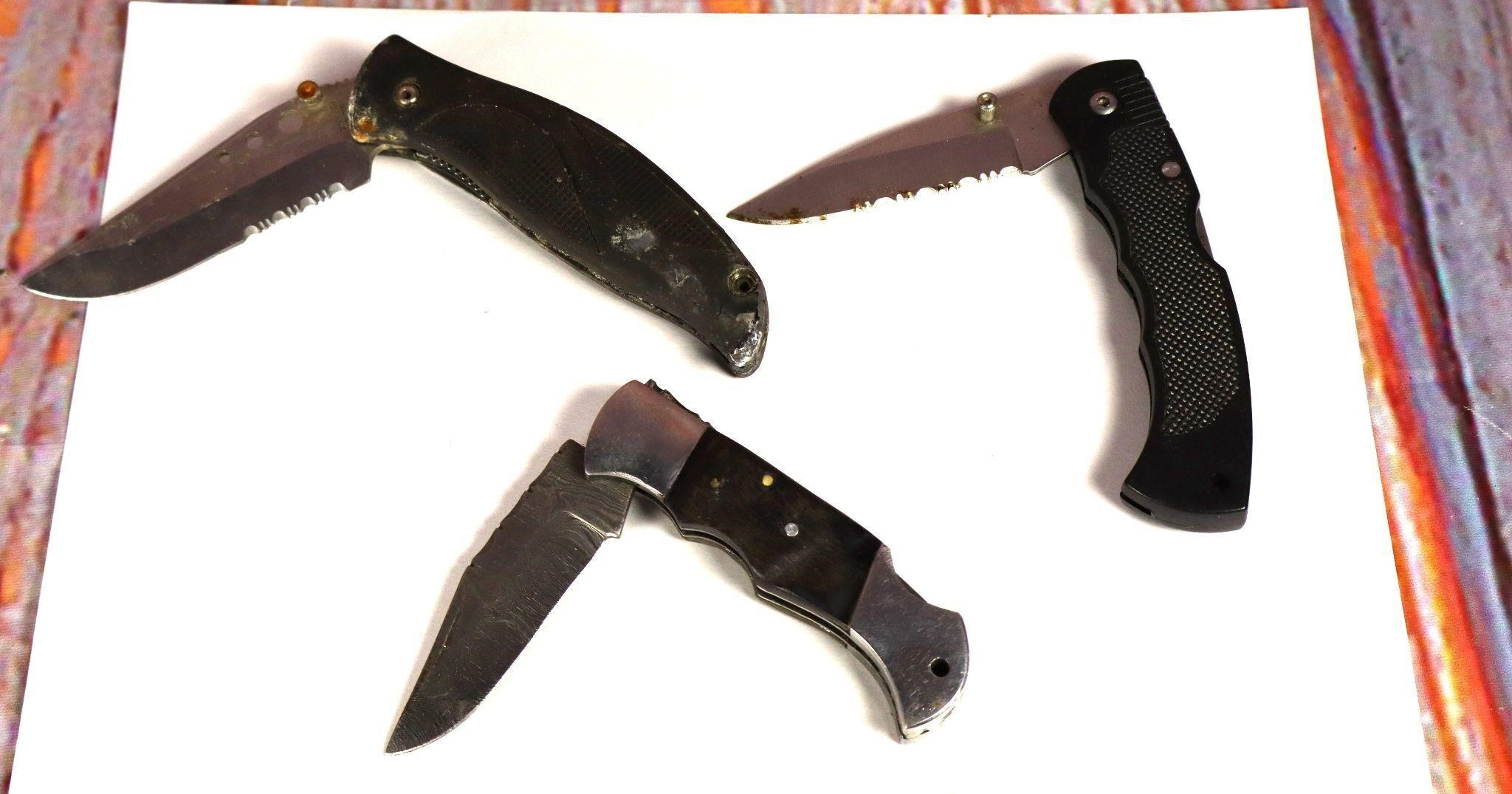 3 pocket knives knife lot one Damascus blade