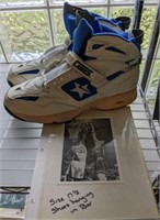 #32 PACERS DALE DAVIS SIGNED PHOTO AND 17IN SHOES