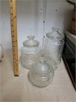 Set of 3 glass canisters with lids