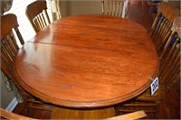 Oak Table & (6) Chairs with (2) Leaves