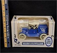 1918 FORD RUNABOUT DELIVERY CAR BANK-New