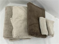 Set Of 3 Towels And 2 Wash Cloths