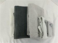 Set Of 3 Towels And 2 Wash Cloths