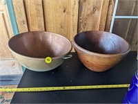 1 Large cooper bowl and 1 large wooden bowl (Back