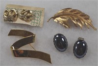 6 COSTUME JEWELRY BROOCHES EAR CLIPS SIGNED
