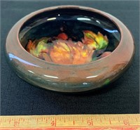 PRETTY MOORCROFT GLAZED BOWL - GREAT COLORS