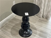 ACCENT TABLE