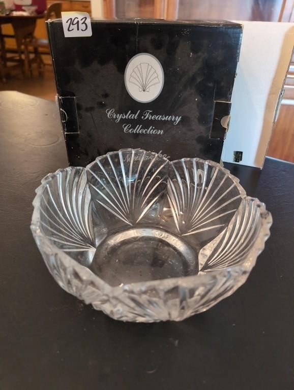 Noritake crystal bowl in box