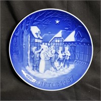 1987 ANNUAL BING & GRONDAHL CHRISTMAS PLATE B&G