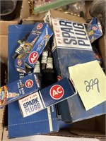 LOT OF AC FIRE RING SPARK PLUGS