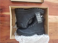 ZOO YORK YOUTH BOOTS SIZE 4 NEW