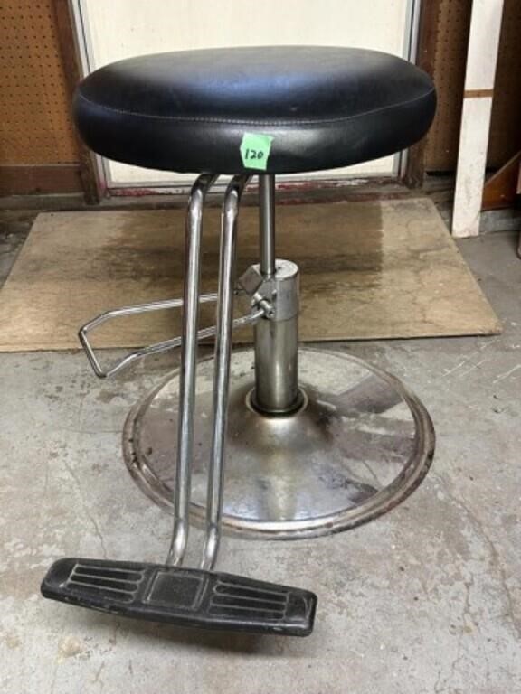 Barber chair ~ adjustable height w/ foot rest