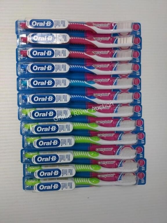 12-Pack Toothbrushes Oral-B Complete Sensitive