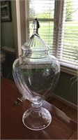 Large cut crystal drink dispenser, with the lid