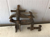 ANTIQUE VISE THAT CLAMPS ON