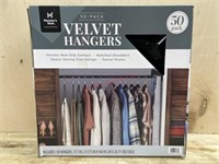 50 pack velvet hangers