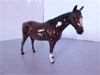 Cheval en fine porcelaine Royal Doulton