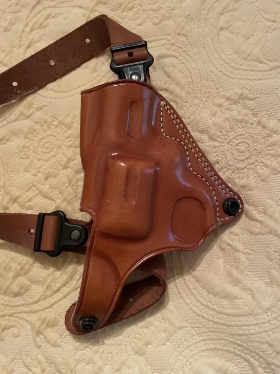 Leather gun holster, Galco