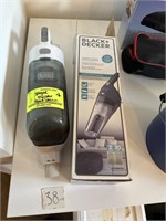 BLACK & DECKER HAND VACCUM