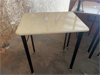 7 - SMALL TABLES 26X19
