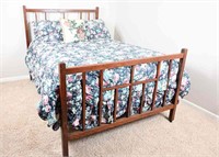 Vintage Mission Oak Full Sz Bed, Mattress, Linens