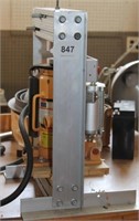 Hydraulic/pneumatic press with 12 ton bottle jack