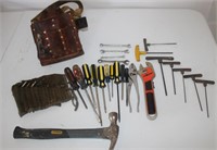 Klein Tools electricians pouch and the tools in it