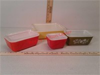Vintage Pyrex refrigerator dishes with lids