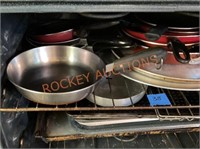 Miscellaneous pots and pans lot