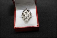 BLACK AND WHITE DIAMOND RING - SIZE: 7 1/4