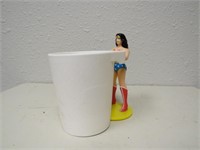 1988 UNUSED WONDER WOMA N CUP & HOLDER BURGER KING