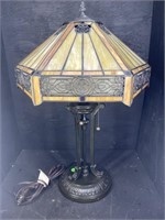 QUOIZEL TIFFANY STYLE LAMP