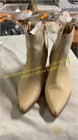 Universal thread boots, size 10, stained