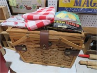 LARGE PICNIC BASKET W/TOASTER &TABLE CLOTHS