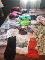 Womens clothes med and large