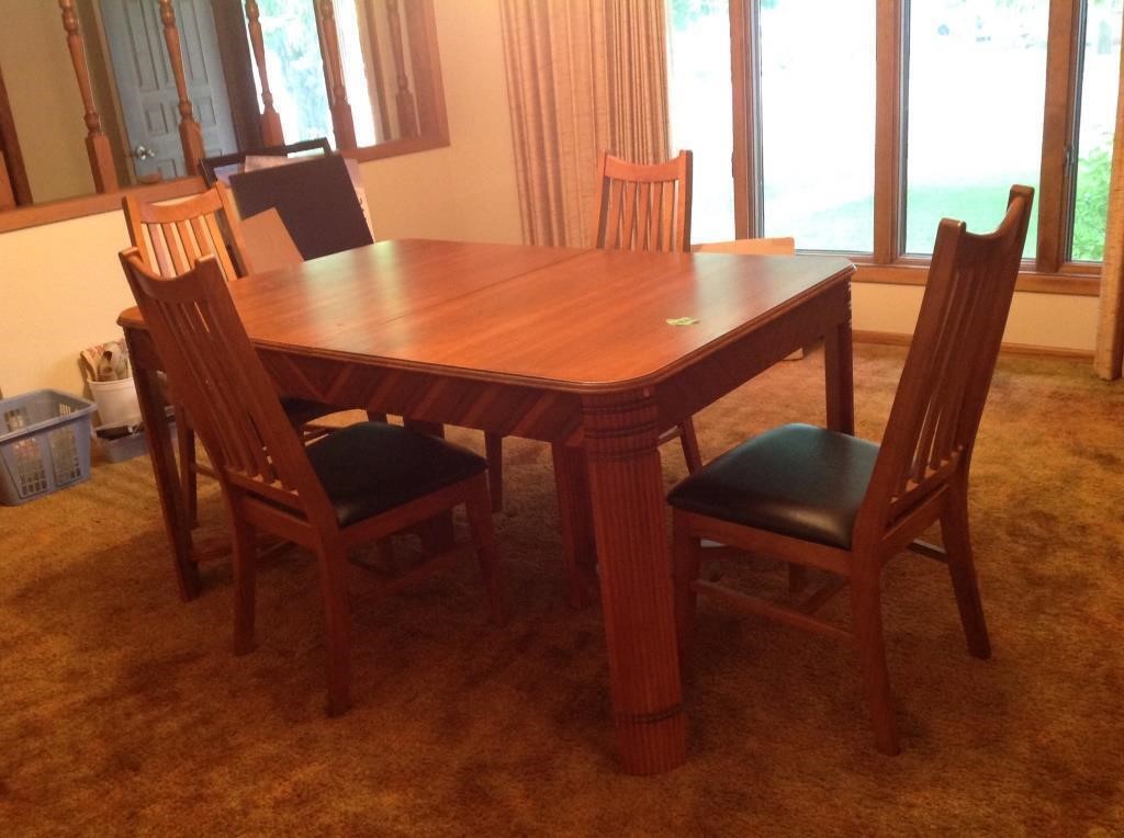Vintage table, 60 x 39 x 30.5 and four chairs