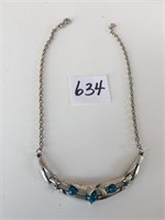 SILVER TONE NECKLACE WITH ROUND BLU STONES