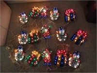 3 sets of lighted Christmas lawn décor, 10"h